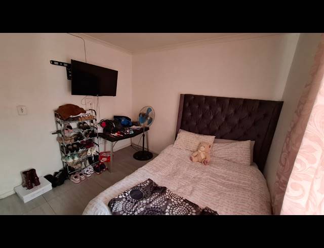 2 BEDROOM HOUSE FOR SALE IN LENTEGEUR